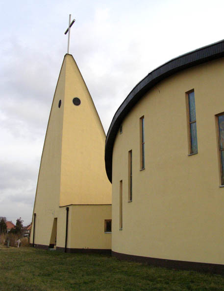 Severn strana kostola